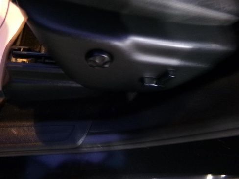 Used 2020 Jeep Grand Cherokee Altitude image 17