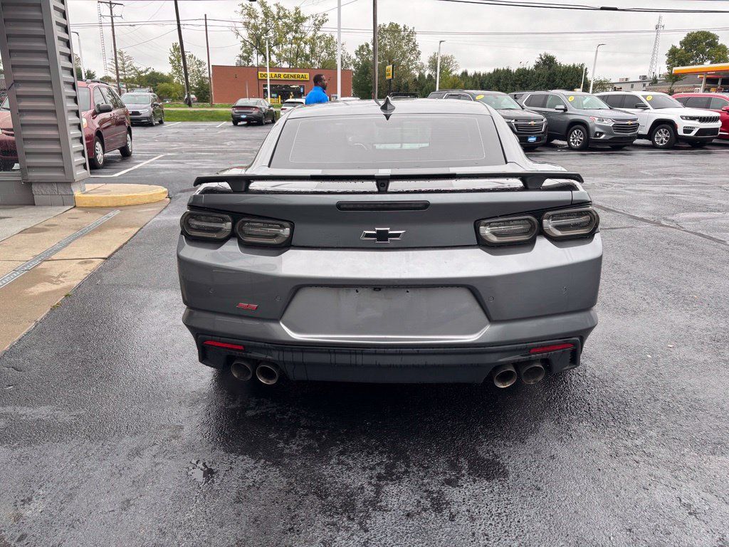 Used 2019 Chevrolet Camaro SS RWD image 6