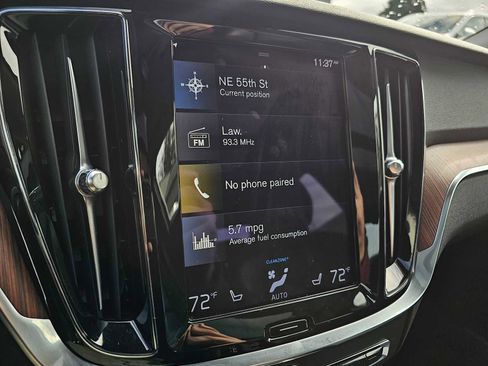 Used 2021 Volvo S60 T5 Momentum w/ Premium Package image 30