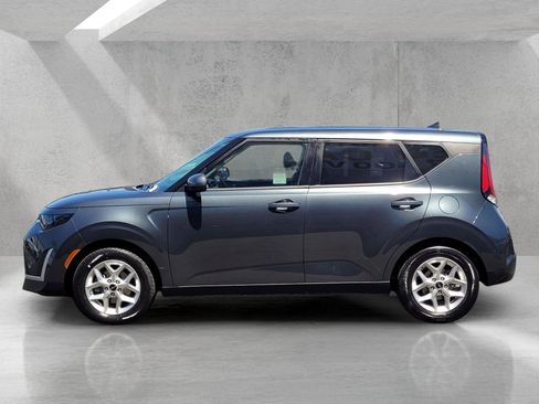Used 2025 Kia Soul LX w/ LX Technology Package FWD image 8