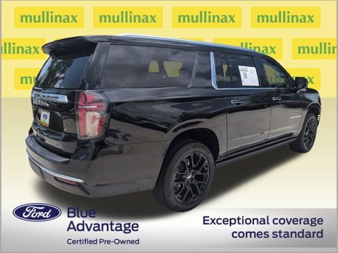 Used 2023 Chevrolet Suburban High Country AWD/4WD image 3
