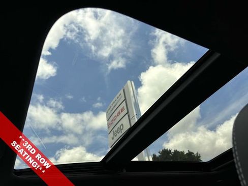 New 2026 Chrysler Pacifica Limited w/ S Appearance Package image 4