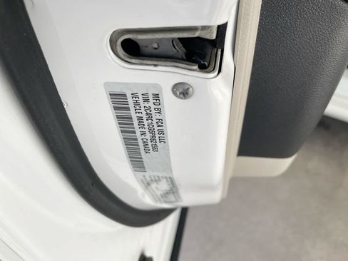 Used 2023 Chrysler Voyager LX FWD image 27