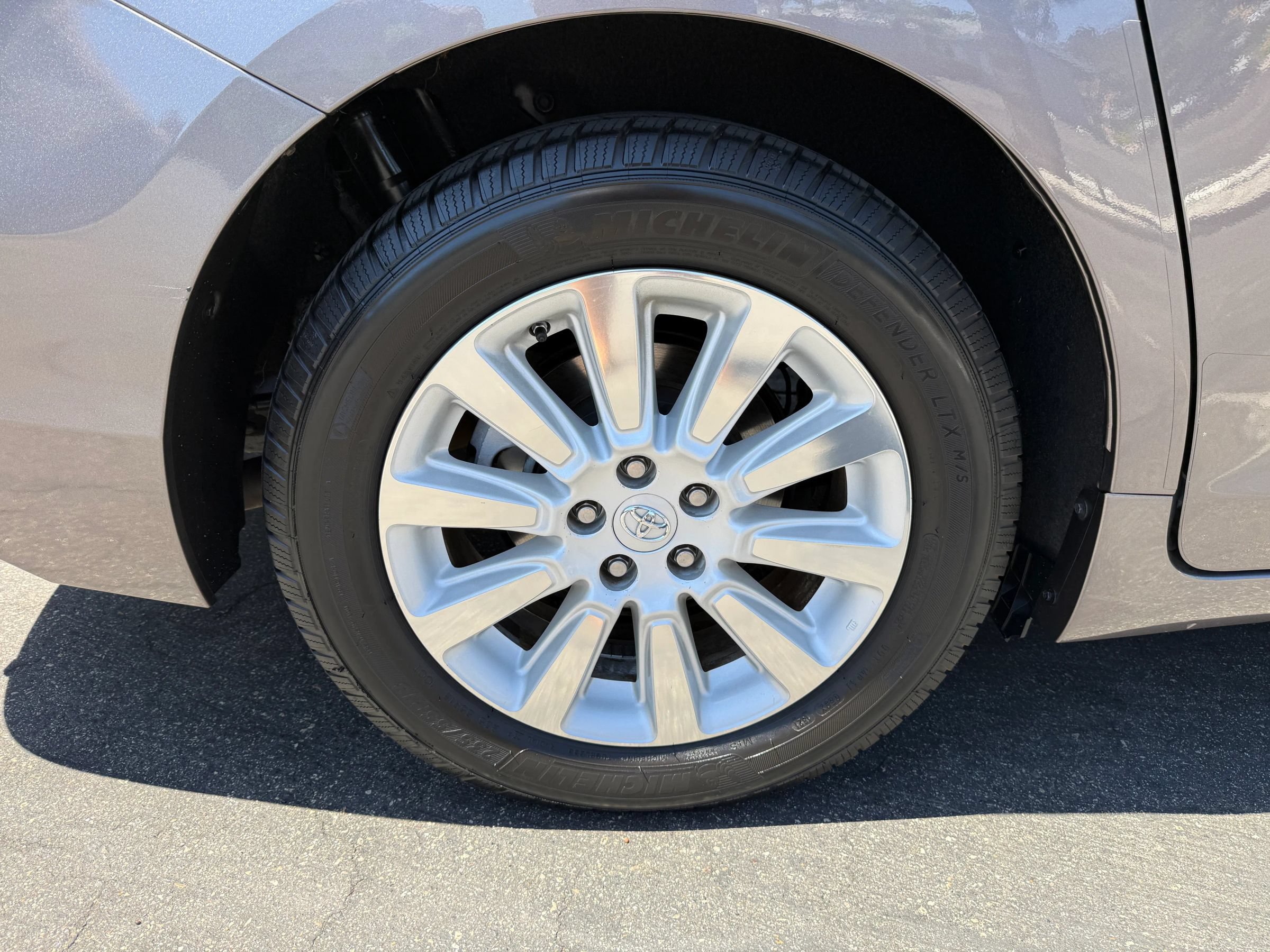 Used 2015 Toyota Sienna Limited FWD image 31