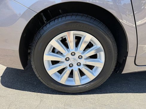 Used 2015 Toyota Sienna Limited FWD image 31