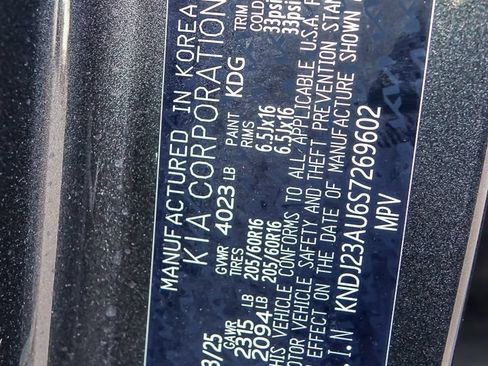 Used 2025 Kia Soul LX w/ LX Technology Package FWD image 24