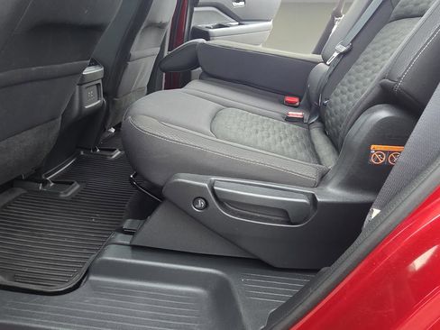 Used 2022 Nissan Pathfinder SV image 19