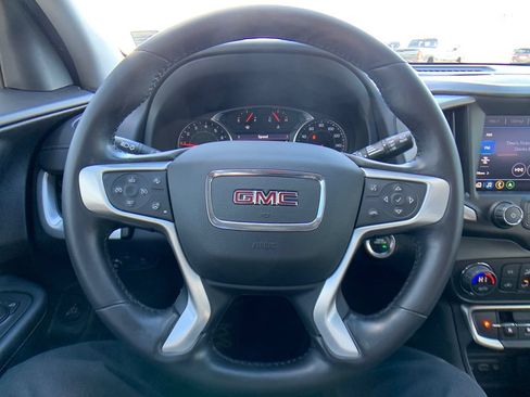 Used 2022 GMC Terrain SLT w/ Infotainment Package II AWD/4WD image 16