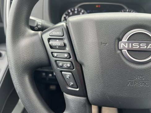 Used 2022 Nissan Frontier SV w/ Technology Package image 18