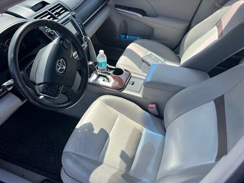 Used 2012 Toyota Camry XLE w/ Leather Pkg FWD image 14