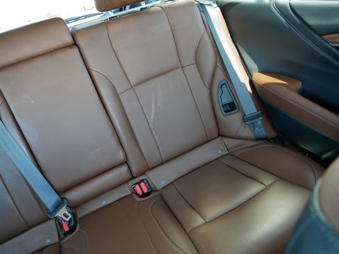 Used 2023 Subaru Outback Touring AWD/4WD image 14