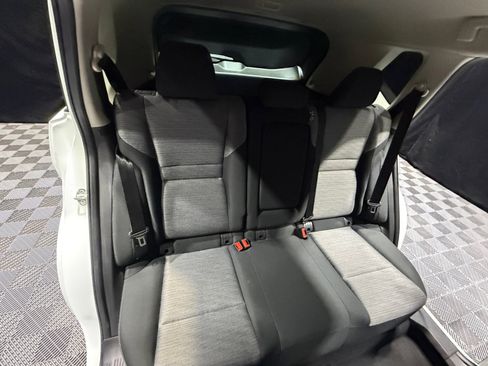 Used 2021 Nissan Rogue S FWD image 18