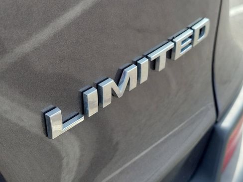 Used 2020 Jeep Cherokee Limited image 8