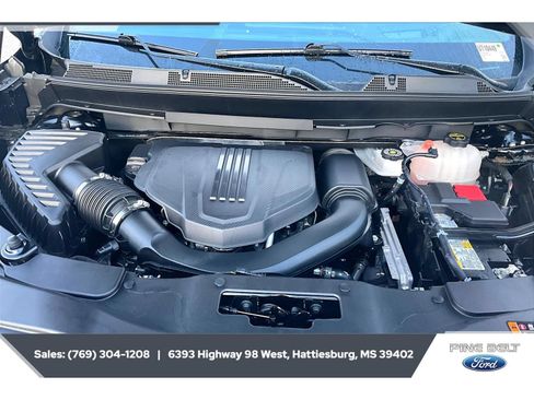 Used 2025 GMC Acadia Elevation w/ Elevation Premium Package FWD image 8