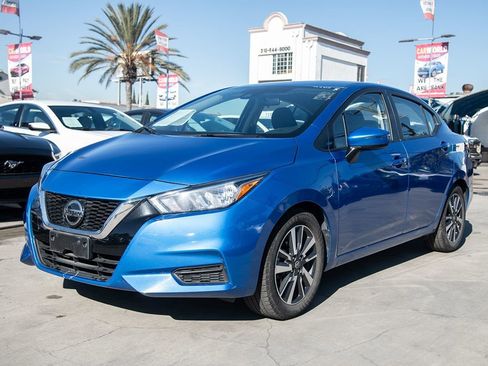 Used 2021 Nissan Versa SV image 9