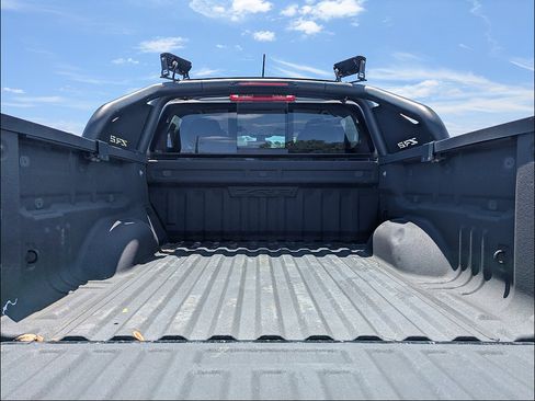 Used 2022 Chevrolet Colorado ZR2 AWD/4WD image 14