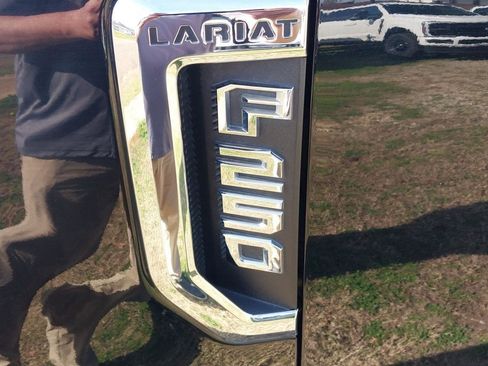 Used 2022 Ford F250 Lariat w/ Tremor Off-Road Package image 24