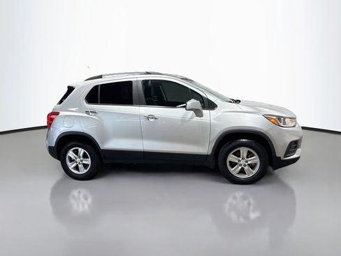 Used 2018 Chevrolet Trax LT w/ LT Convenience Package AWD/4WD image 5