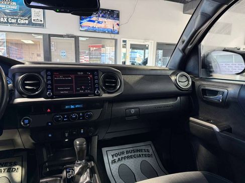 Used 2023 Toyota Tacoma TRD Off-Road image 25