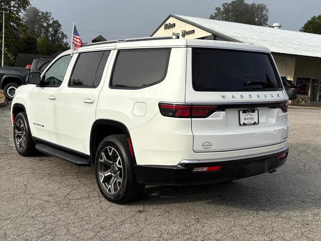 Used 2024 Jeep Wagoneer Series III AWD/4WD image 7