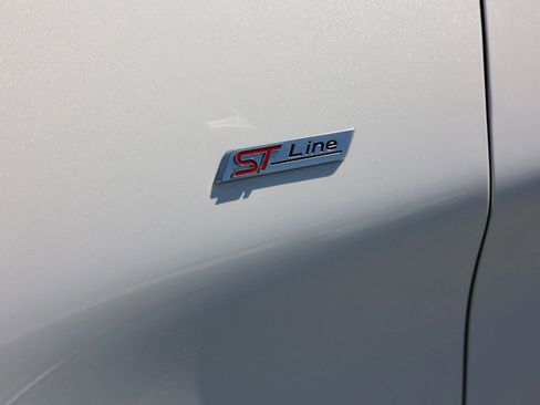 Used 2023 Ford Explorer ST-Line w/ Class IV Trailer Tow Package AWD/4WD image 9