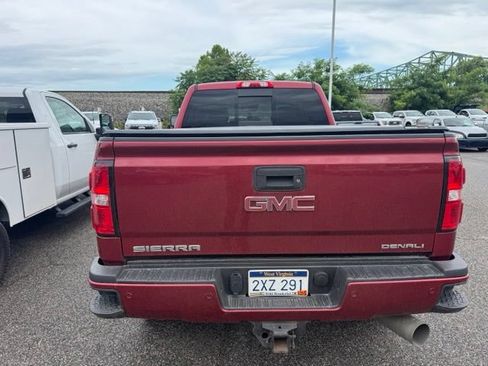 Used 2018 GMC Sierra 2500 Denali w/ Duramax Plus Package AWD/4WD image 3