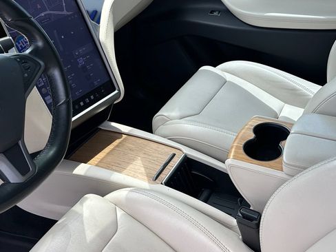 Used 2018 Tesla Model X 75D AWD/4WD image 20