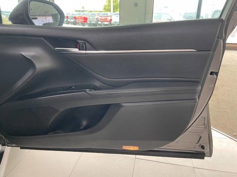 Used 2018 Toyota Camry XLE image 27