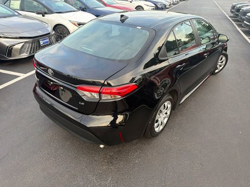 Used 2024 Toyota Corolla LE FWD image 5