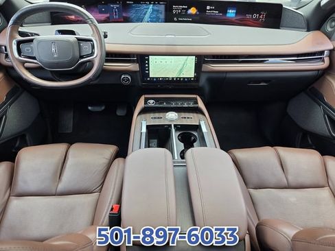 Certified 2025 Lincoln Navigator Reserve AWD/4WD image 12