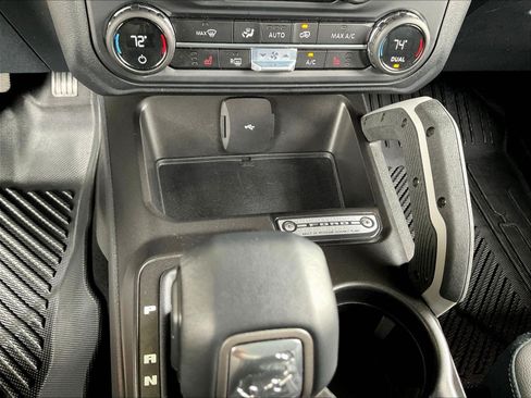 Used 2023 Ford Bronco Outer Banks w/ Sasquatch Package AWD/4WD image 15