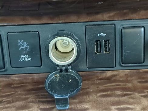 Used 2018 Nissan Armada Platinum image 28