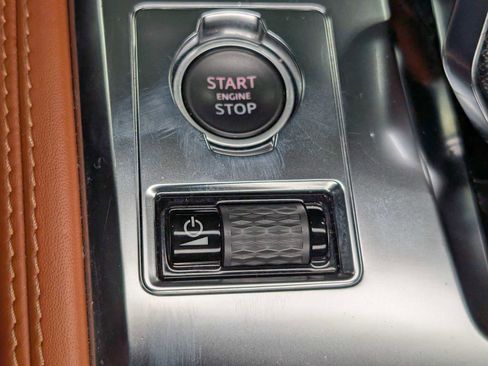 Used 2021 Jaguar F-PACE SVR image 28