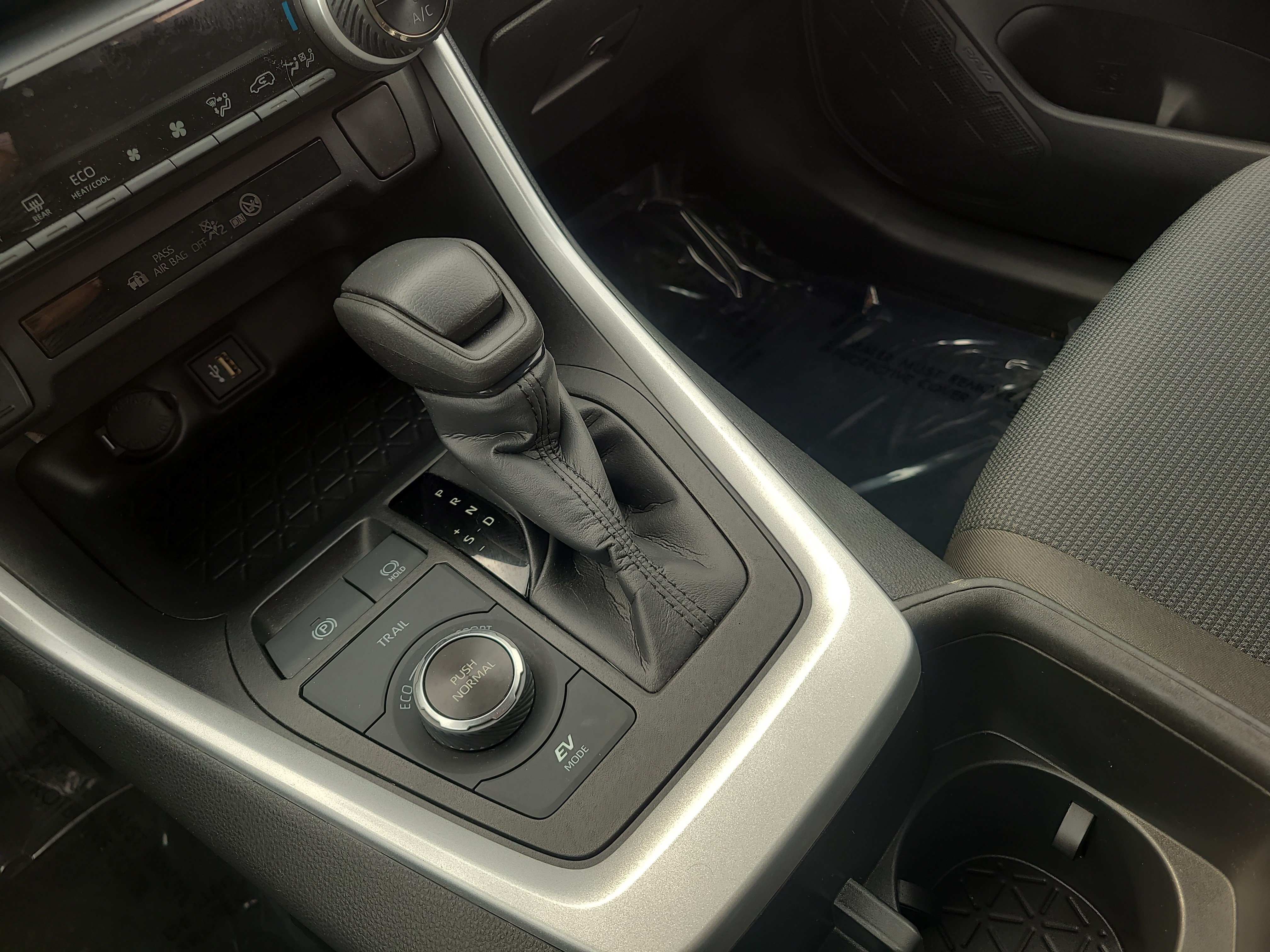 Certified 2024 Toyota RAV4 LE AWD/4WD image 20