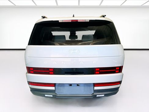Used 2025 Hyundai Santa Fe Limited FWD image 5