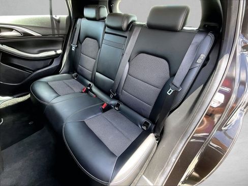 Used 2019 INFINITI QX30 FWD image 28