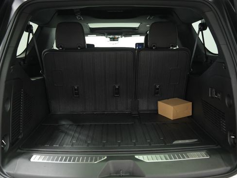 New 2026 GMC Yukon XL AT4 w/ AT4 Premium Plus Package AWD/4WD image 15