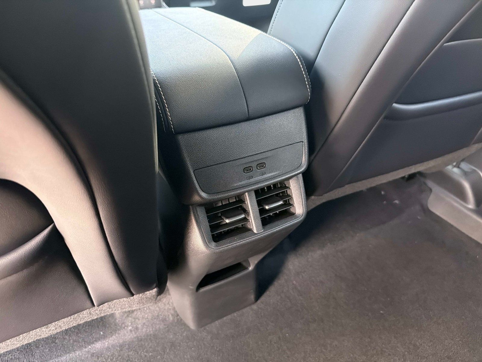 New 2027 GMC Terrain Elevation w/ Elevation Premium Package FWD image 16