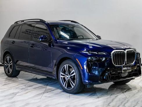Used 2023 BMW X7 xDrive40i w/ M Sport Package AWD/4WD image 8