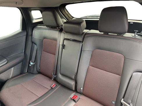 Used 2025 Nissan Kicks SR image 13