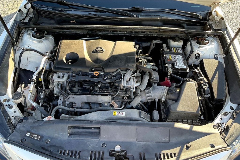 Used 2020 Toyota Camry XSE FWD image 30