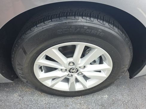 Used 2025 Toyota Camry LE FWD image 11