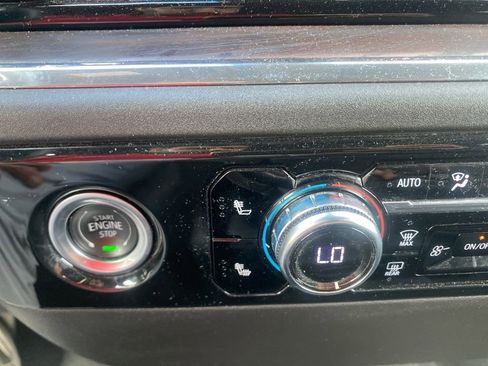 Used 2024 GMC Sierra 1500 SLT image 27