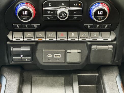 Used 2021 GMC Sierra 1500 Denali w/ Driver Alert Package II image 12