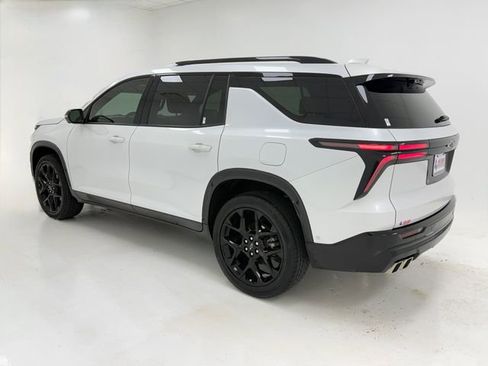 Used 2025 Chevrolet Traverse RS w/ LPO, Floor Liner Package FWD image 38