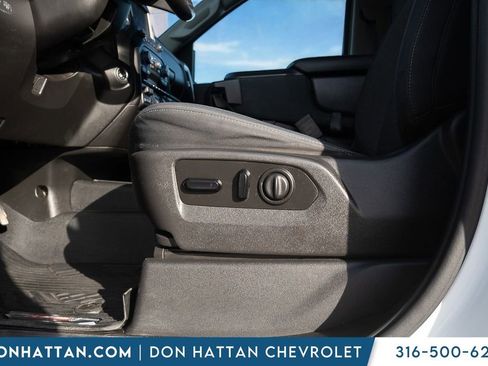 Used 2020 Chevrolet Silverado 2500 LT w/ Convenience Package image 16