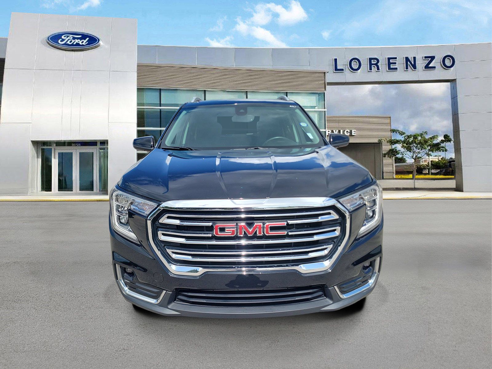 Used 2024 GMC Terrain SLT FWD image 2