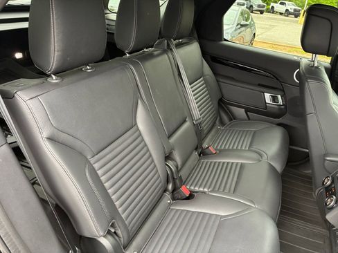 Used 2025 Land Rover Discovery S AWD/4WD image 29