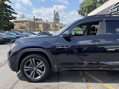 Used 2021 Volkswagen Atlas SE w/ Panoramic Sunroof Package AWD/4WD image 4