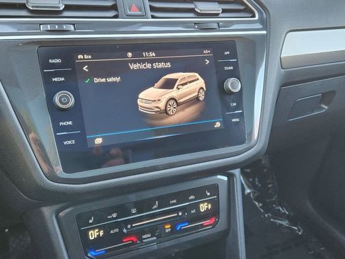 Certified 2024 Volkswagen Tiguan SE image 22